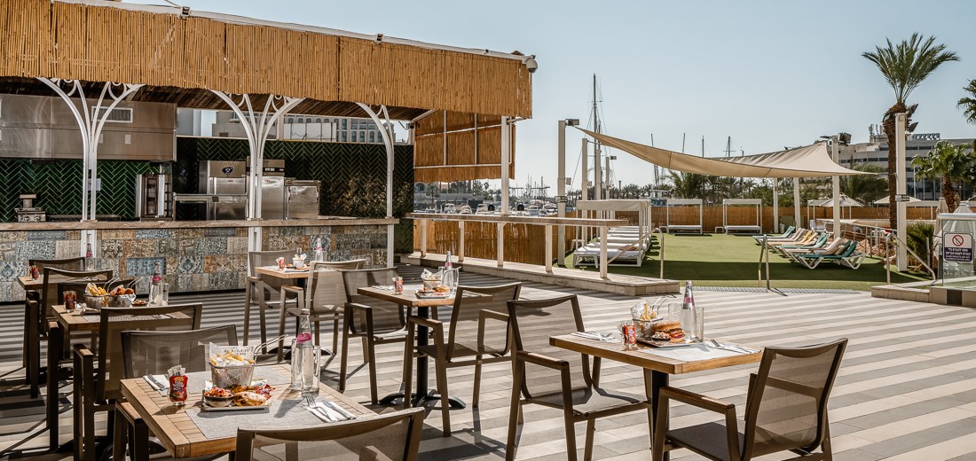 Snack Bar Junto a la Piscina