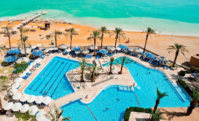 Piscina del hotel