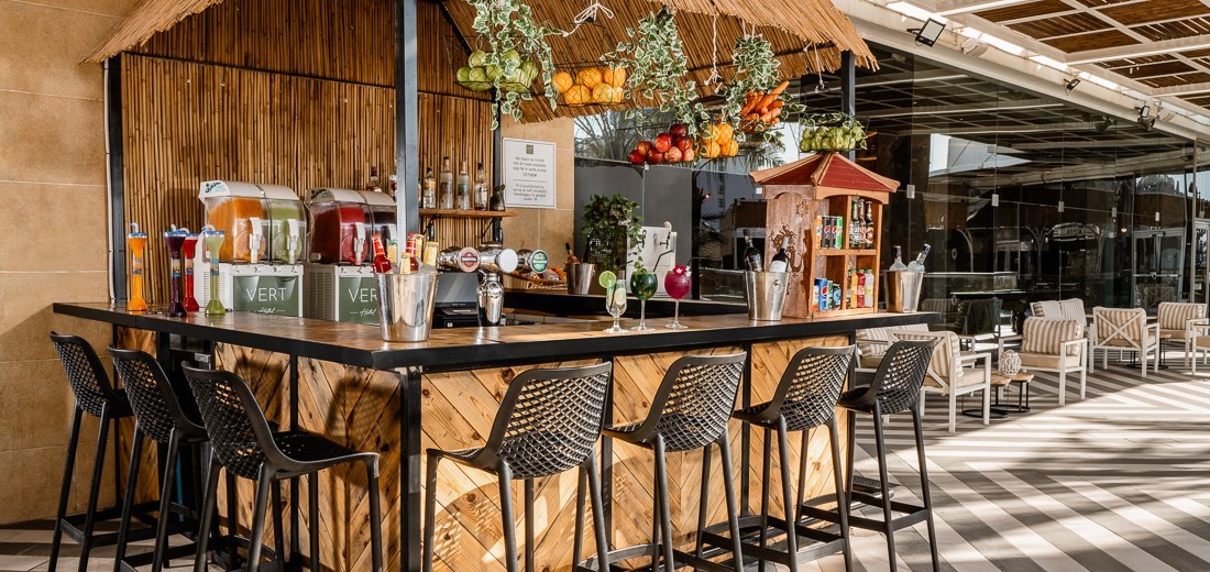 Snack Bar Junto a la Piscina