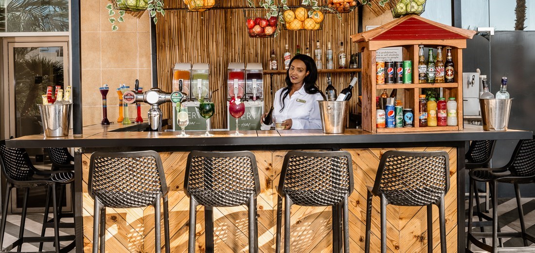 Snack Bar Junto a la Piscina