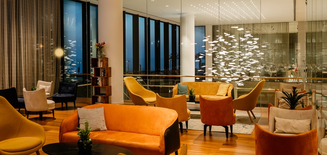 Lobby y recepción del Hotel VERT Lagoon Netanya