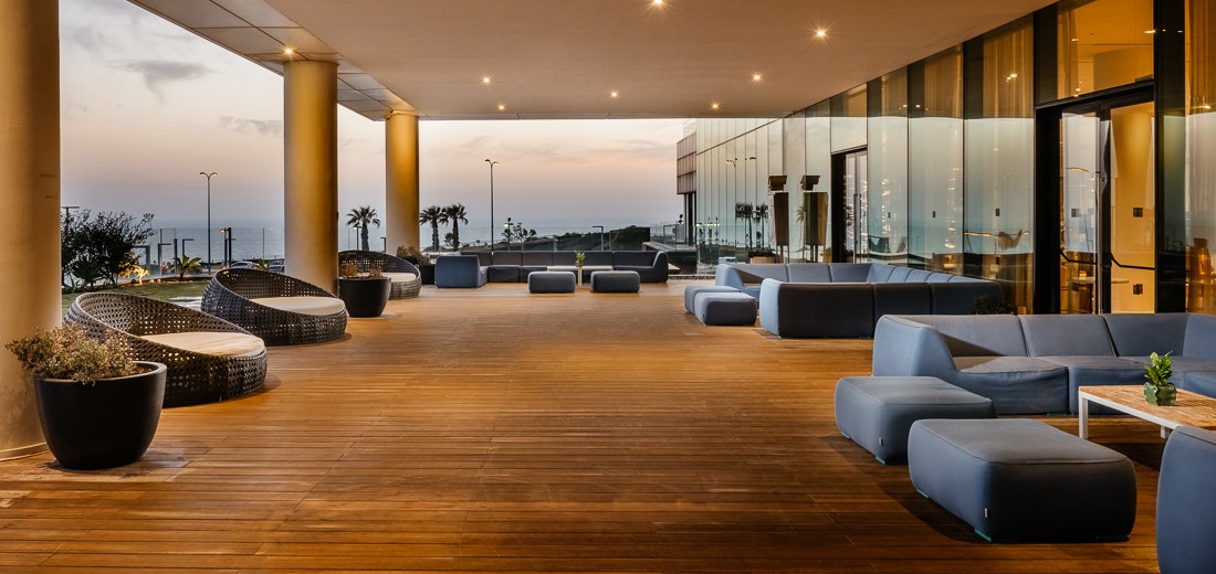 Terraza del lobby del Hotel VERT Lagoon Netanya